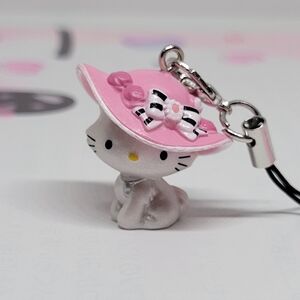 ❣️SOLD❣️NEW Sanrio Charmmy Kitty Gotchi Phone Charm